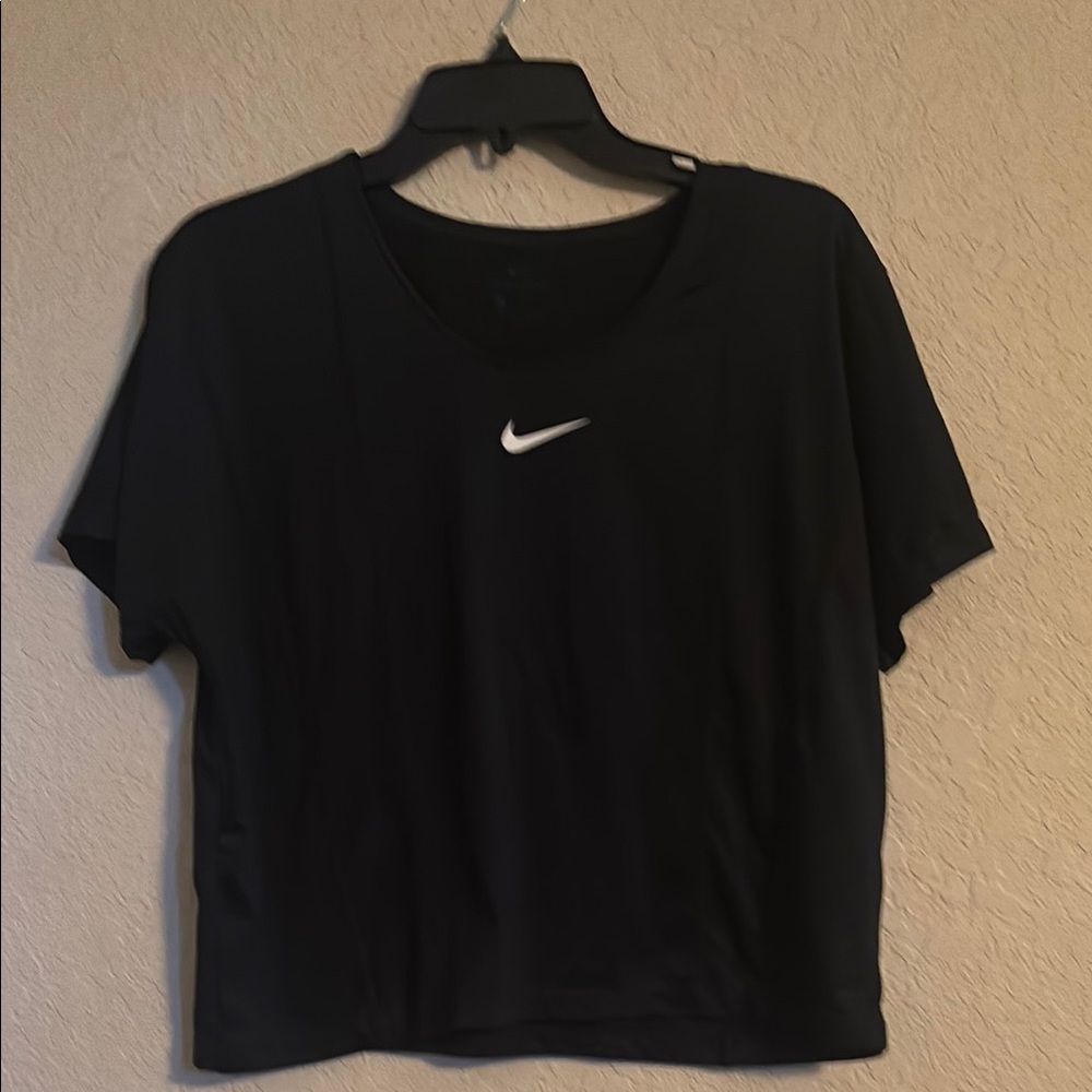 Nike Black Crop Top with Short Sleeves